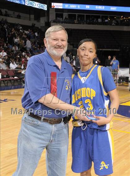 Thumbnail 2 in Bishop Amat vs. St. Mary's (CIF State D3 Award Photos) photogallery.