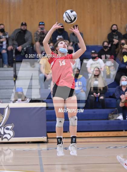 Thumbnail 3 in Bonita Vista vs Mt. Carmel (CIF SDS D3 Semifinal) photogallery.