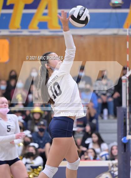 Thumbnail 2 in Bonita Vista vs Mt. Carmel (CIF SDS D3 Semifinal) photogallery.