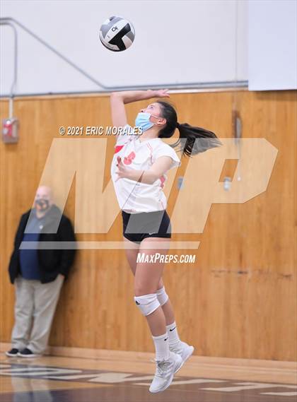 Thumbnail 2 in Bonita Vista vs Mt. Carmel (CIF SDS D3 Semifinal) photogallery.