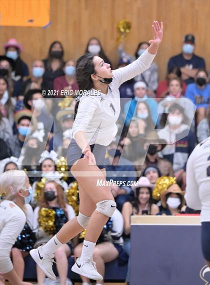 Thumbnail 2 in Bonita Vista vs Mt. Carmel (CIF SDS D3 Semifinal) photogallery.