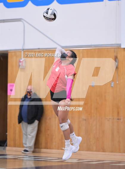 Thumbnail 2 in Bonita Vista vs Mt. Carmel (CIF SDS D3 Semifinal) photogallery.