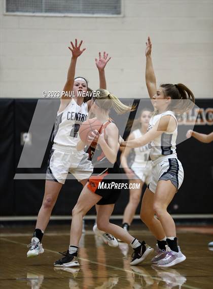 Thumbnail 3 in Central Columbia vs. Jersey Shore (PIAA District IV 4A Final) photogallery.