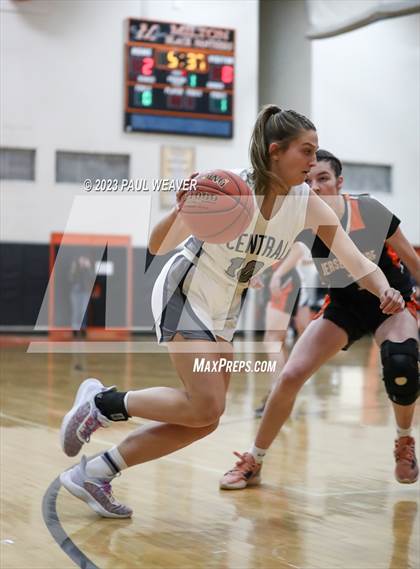 Thumbnail 3 in Central Columbia vs. Jersey Shore (PIAA District IV 4A Final) photogallery.