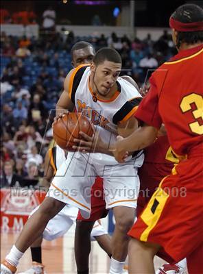 Thumbnail 2 in Dominguez vs. McClymonds (CIF State D1 Final) photogallery.