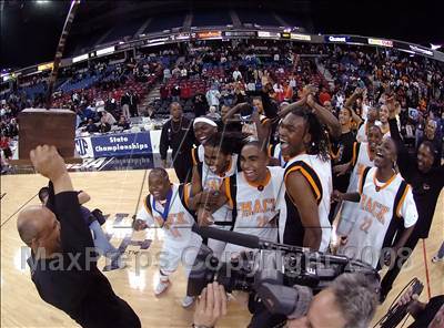 Thumbnail 1 in Dominguez vs. McClymonds (CIF State D1 Final) photogallery.