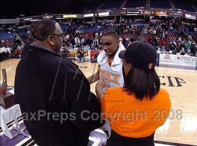 Thumbnail 3 in Dominguez vs. McClymonds (CIF State D1 Final) photogallery.