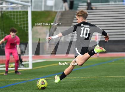 Thumbnail 3 in Lincoln vs. Jesuit (OSAA 6A Quarterfinal) photogallery.