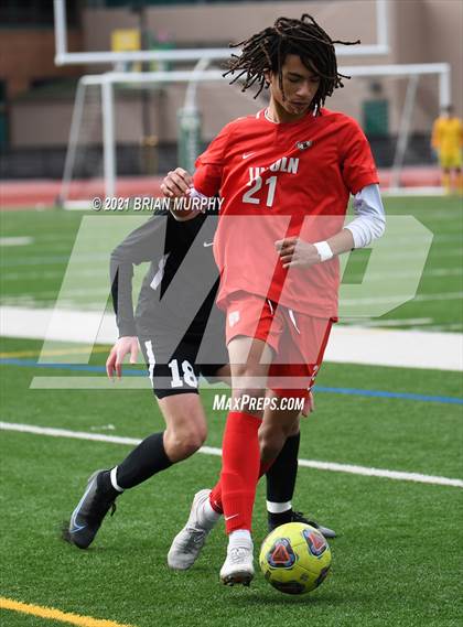 Thumbnail 3 in Lincoln vs. Jesuit (OSAA 6A Quarterfinal) photogallery.
