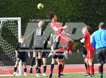 Thumbnail 2 in Lincoln vs. Jesuit (OSAA 6A Quarterfinal) photogallery.