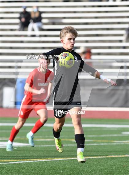 Thumbnail 2 in Lincoln vs. Jesuit (OSAA 6A Quarterfinal) photogallery.