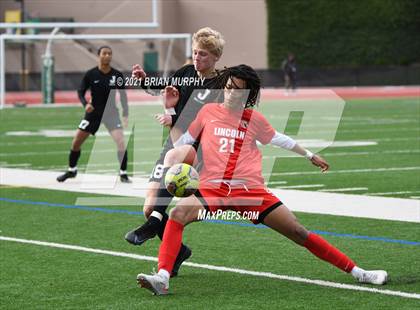 Thumbnail 3 in Lincoln vs. Jesuit (OSAA 6A Quarterfinal) photogallery.