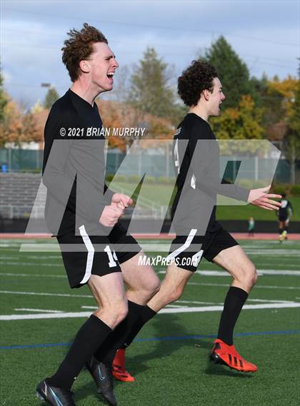 Thumbnail 1 in Lincoln vs. Jesuit (OSAA 6A Quarterfinal) photogallery.