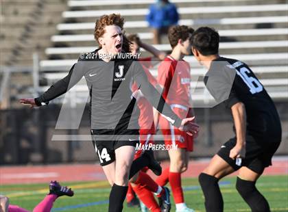 Thumbnail 1 in Lincoln vs. Jesuit (OSAA 6A Quarterfinal) photogallery.