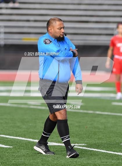 Thumbnail 1 in Lincoln vs. Jesuit (OSAA 6A Quarterfinal) photogallery.