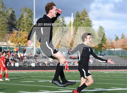 Thumbnail 2 in Lincoln vs. Jesuit (OSAA 6A Quarterfinal) photogallery.