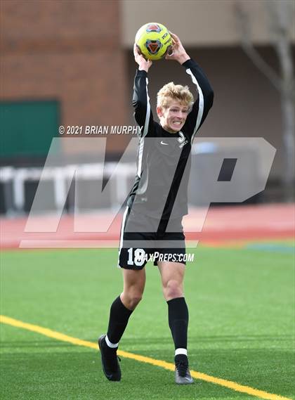 Thumbnail 2 in Lincoln vs. Jesuit (OSAA 6A Quarterfinal) photogallery.