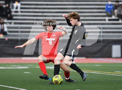 Thumbnail 1 in Lincoln vs. Jesuit (OSAA 6A Quarterfinal) photogallery.