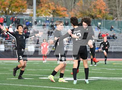 Thumbnail 3 in Lincoln vs. Jesuit (OSAA 6A Quarterfinal) photogallery.