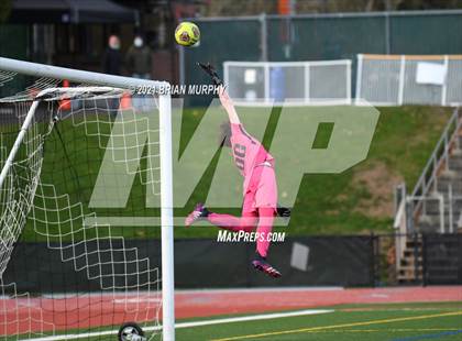 Thumbnail 1 in Lincoln vs. Jesuit (OSAA 6A Quarterfinal) photogallery.
