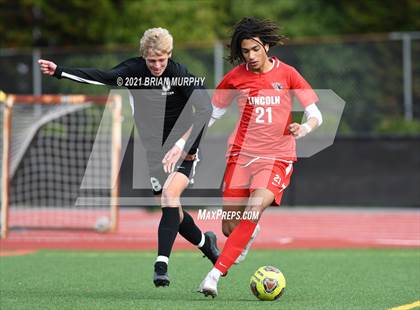 Thumbnail 2 in Lincoln vs. Jesuit (OSAA 6A Quarterfinal) photogallery.