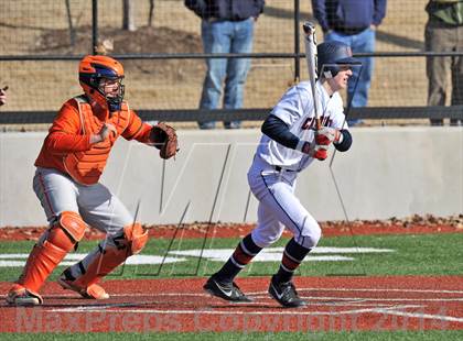 Thumbnail 2 in John Paul II vs. Brook Hill (Texas Private School Classic) photogallery.