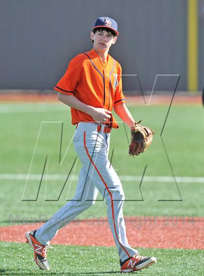 Thumbnail 3 in John Paul II vs. Brook Hill (Texas Private School Classic) photogallery.