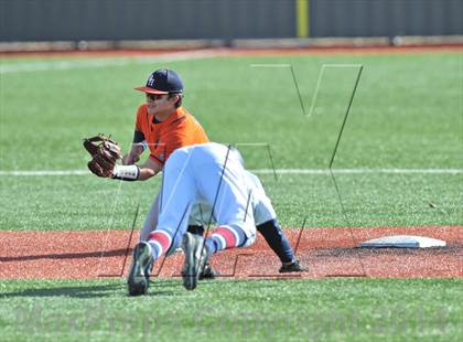 Thumbnail 1 in John Paul II vs. Brook Hill (Texas Private School Classic) photogallery.