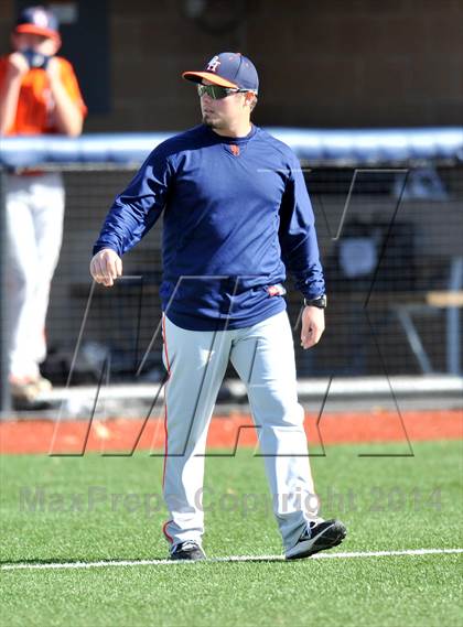Thumbnail 2 in John Paul II vs. Brook Hill (Texas Private School Classic) photogallery.