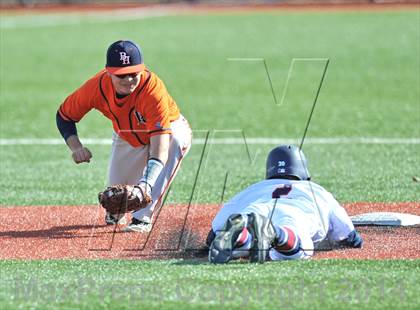 Thumbnail 2 in John Paul II vs. Brook Hill (Texas Private School Classic) photogallery.