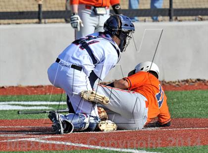 Thumbnail 3 in John Paul II vs. Brook Hill (Texas Private School Classic) photogallery.