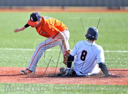 Thumbnail 2 in John Paul II vs. Brook Hill (Texas Private School Classic) photogallery.