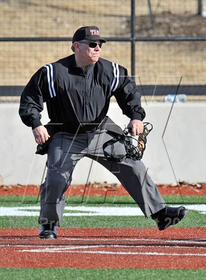 Thumbnail 2 in John Paul II vs. Brook Hill (Texas Private School Classic) photogallery.