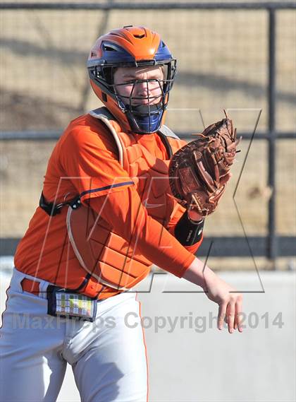 Thumbnail 2 in John Paul II vs. Brook Hill (Texas Private School Classic) photogallery.