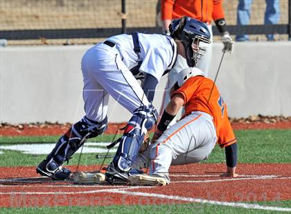 Thumbnail 1 in John Paul II vs. Brook Hill (Texas Private School Classic) photogallery.
