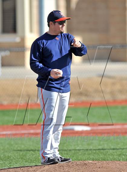 Thumbnail 3 in John Paul II vs. Brook Hill (Texas Private School Classic) photogallery.