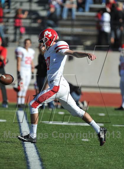 Thumbnail 3 in Grandview vs. Regis Jesuit (CHSAA 5A 2nd Round) photogallery.