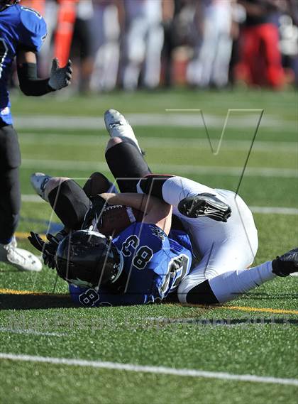 Thumbnail 3 in Grandview vs. Regis Jesuit (CHSAA 5A 2nd Round) photogallery.
