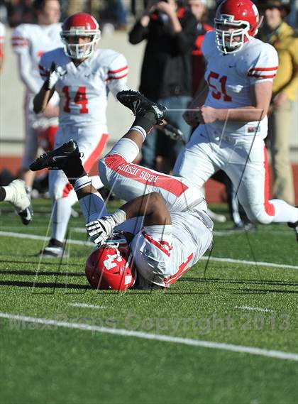 Thumbnail 2 in Grandview vs. Regis Jesuit (CHSAA 5A 2nd Round) photogallery.
