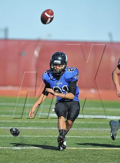 Thumbnail 2 in Grandview vs. Regis Jesuit (CHSAA 5A 2nd Round) photogallery.