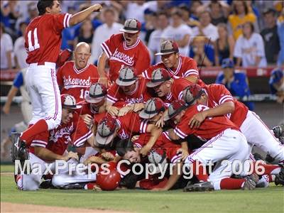 Thumbnail 3 in Agoura vs. Lakewood (D1 Section Final) photogallery.