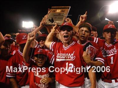Thumbnail 1 in Agoura vs. Lakewood (D1 Section Final) photogallery.