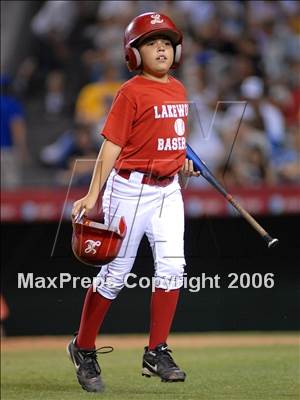 Thumbnail 1 in Agoura vs. Lakewood (D1 Section Final) photogallery.
