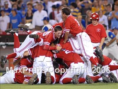 Thumbnail 2 in Agoura vs. Lakewood (D1 Section Final) photogallery.
