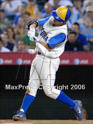 Thumbnail 1 in Agoura vs. Lakewood (D1 Section Final) photogallery.