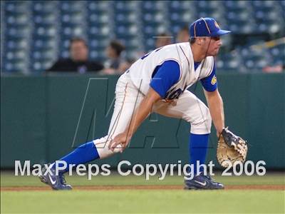 Thumbnail 3 in Agoura vs. Lakewood (D1 Section Final) photogallery.