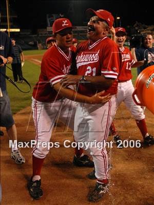 Thumbnail 2 in Agoura vs. Lakewood (D1 Section Final) photogallery.