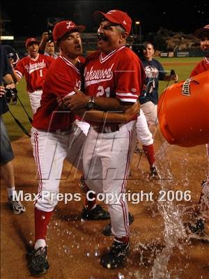 Thumbnail 3 in Agoura vs. Lakewood (D1 Section Final) photogallery.