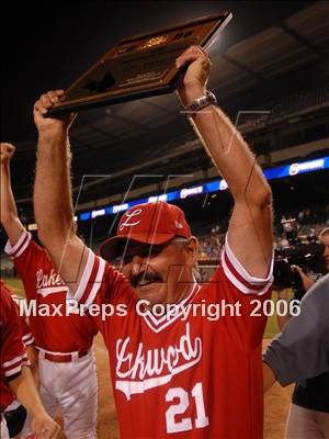 Thumbnail 3 in Agoura vs. Lakewood (D1 Section Final) photogallery.