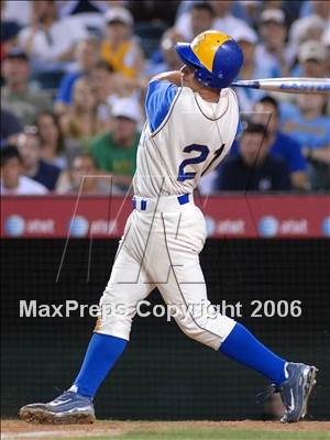 Thumbnail 3 in Agoura vs. Lakewood (D1 Section Final) photogallery.